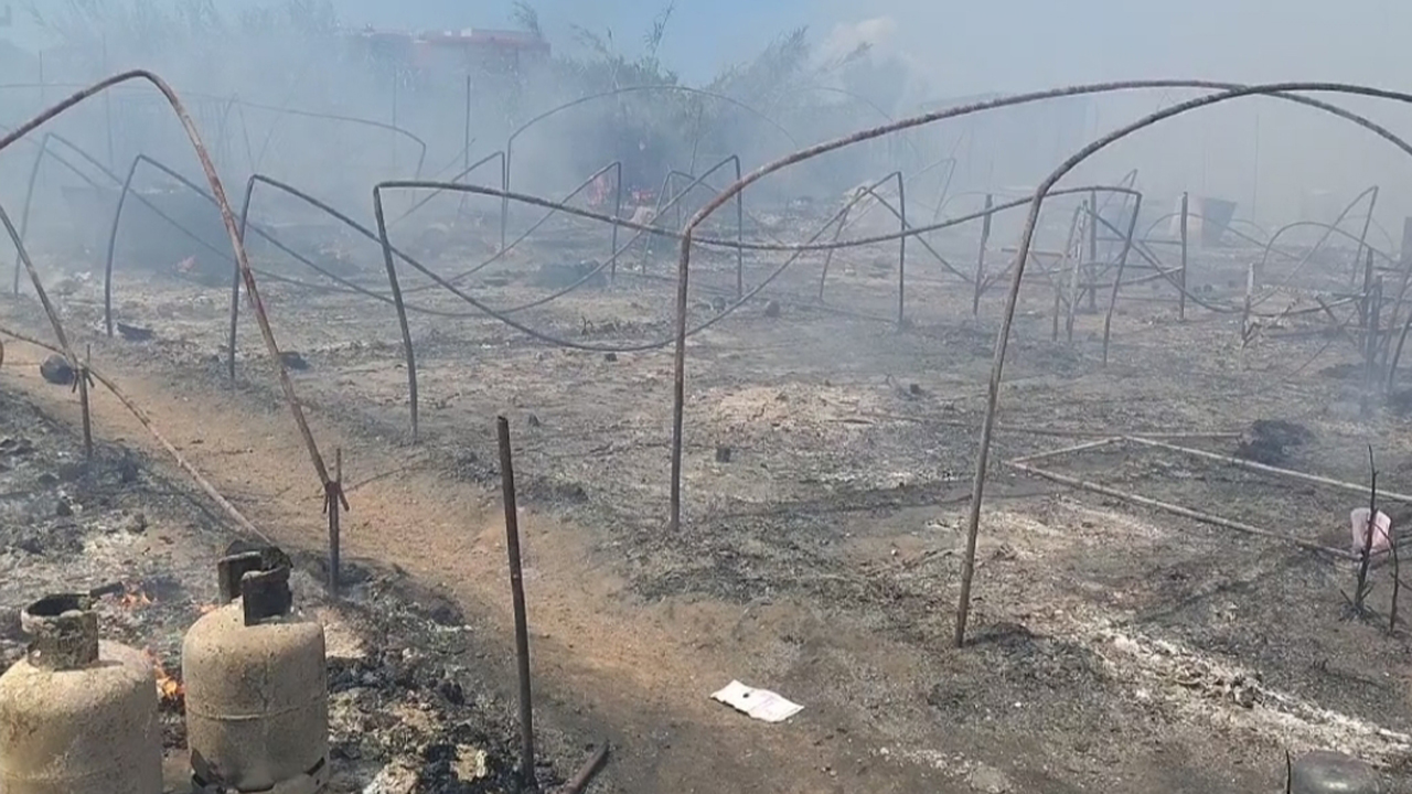 গ্রিসে আগুনে পুড়ে ছাই বাংলাদেশি শ্রমিকদের অস্থায়ী বাসস্থান