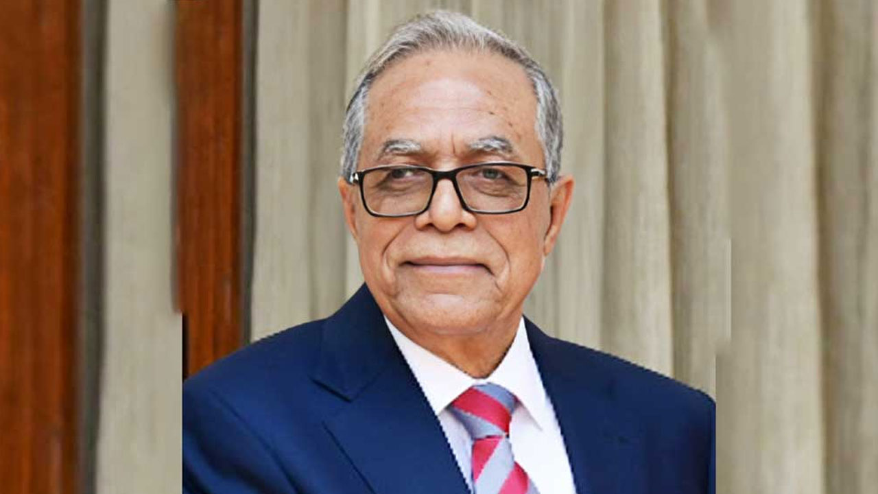 আব্দুল হামিদের দেশত্যাগ : পুলিশ সদস্যদের শাস্তি-প্রত্যাহার নিয়ে প্রশ্ন