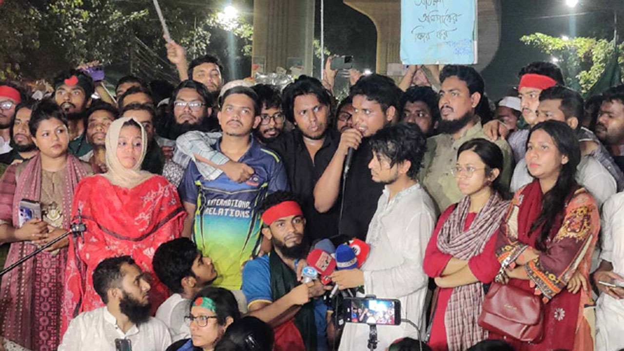 সারাদেশে গণজমায়েতের ডাক দিলেন হাসনাত আবদুল্লাহ