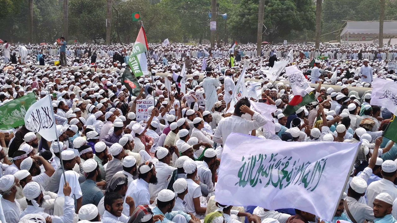 আওয়ামী লীগকে নিষিদ্ধ চায় হেফাজতও