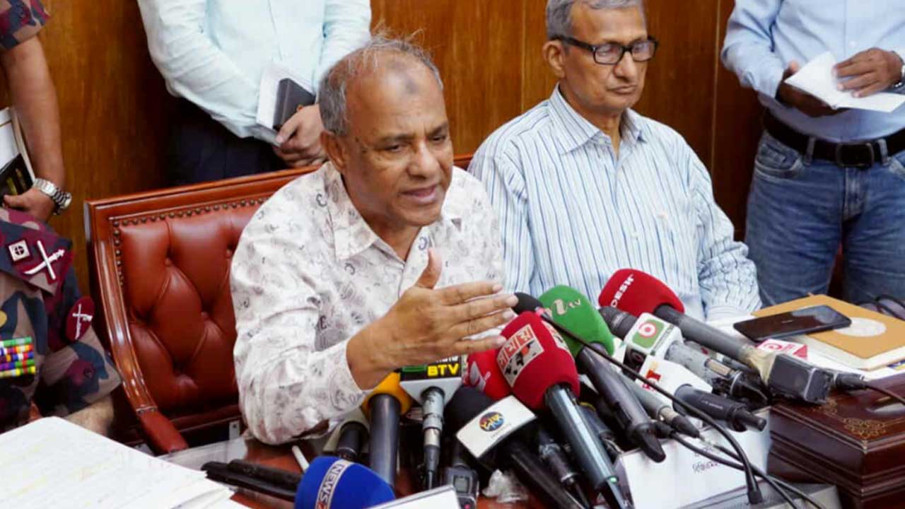 আব্দুল হামিদের লাল পাসপোর্ট বহাল রাখা বৈধ ছিল কি না, খতিয়ে দেখা হবে