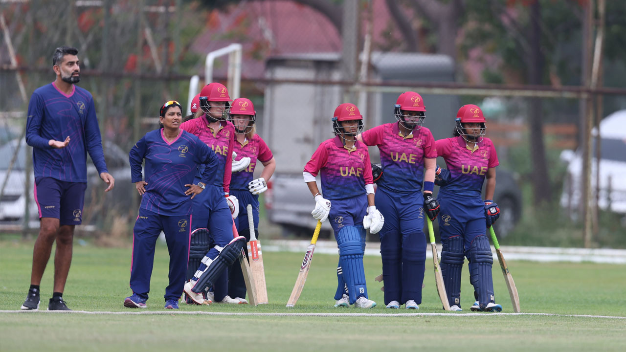 এক ইনিংসেই ১০ ব্যাটার রিটায়ার্ড আউট, ক্রিকেট মাঠে বিরল দৃশ্য