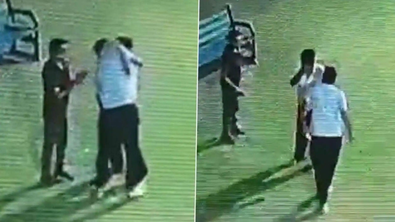 ভিডিও: পার্কিং নিয়ে ঝগড়া, বৃদ্ধের নাক কামড়ে ক্ষতবিক্ষত করলেন প্রতিবেশী