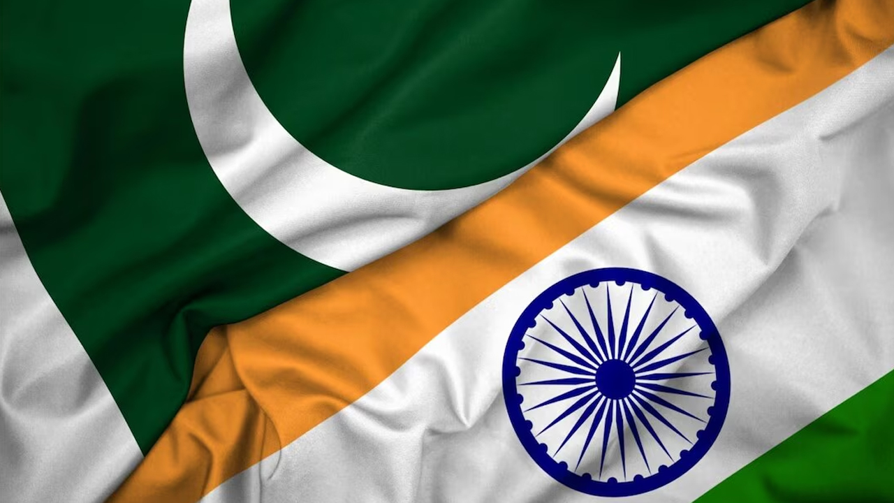 ভারত-পাকিস্তান সীমান্তে চলছে প্রচণ্ড গোলাগুলি-গোলাবর্ষণ