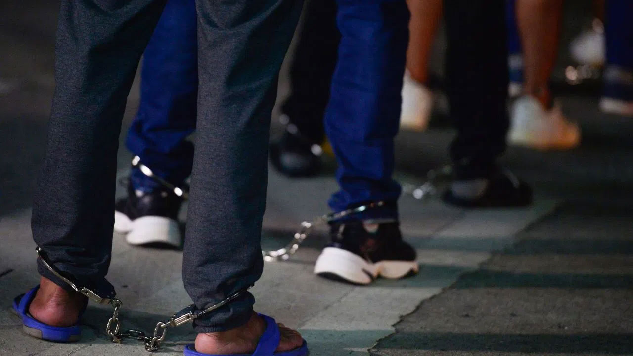 প্রায় ১১০০ অবৈধ ভারতীয়কে ফেরত পাঠিয়েছে যুক্তরাষ্ট্র