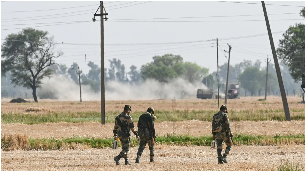 ভারত সীমান্তে অবস্থান শক্ত করছে পাকিস্তানি সেনারা
