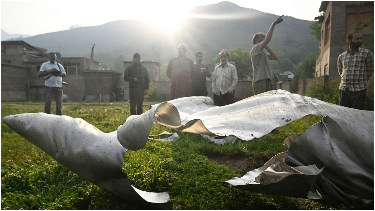 ভারতীয় যুদ্ধবিমান বিধ্বস্ত নাকি ভূপাতিত?