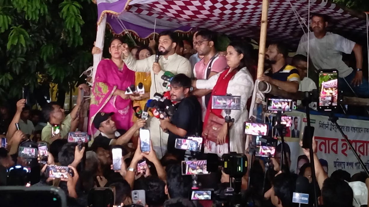 উপদেষ্টা মাহফুজ ও আসিফের পদত্যাগ দাবি ইশরাকের