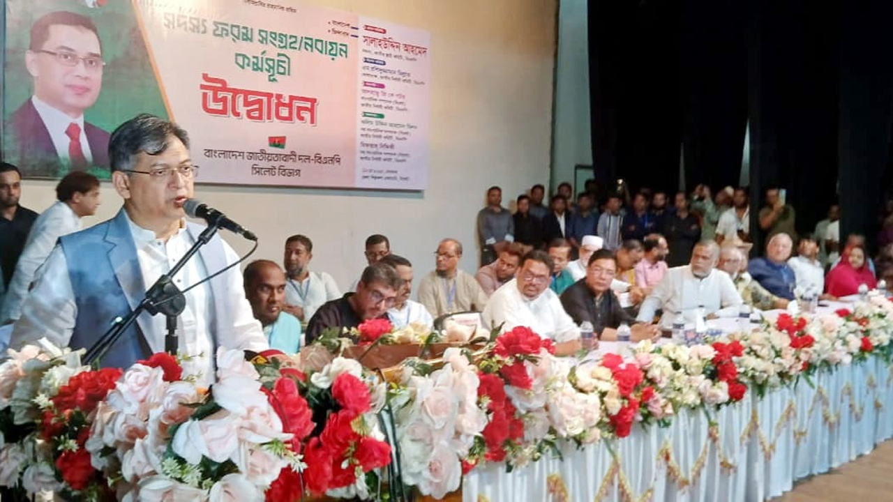 ইশরাককে দ্রুত শপথ না পড়ালে বৃহত্তর আন্দোলনের হুঁশিয়ারি সালাহউদ্দিনের