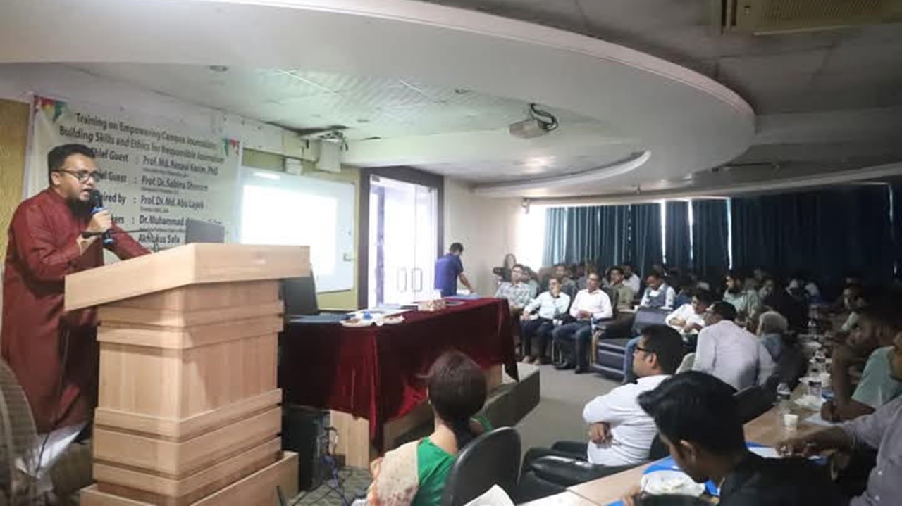 ক্যাম্পাস সাংবাদিকদের প্রশিক্ষণের ব্যবস্থা করল জবি প্রশাসন