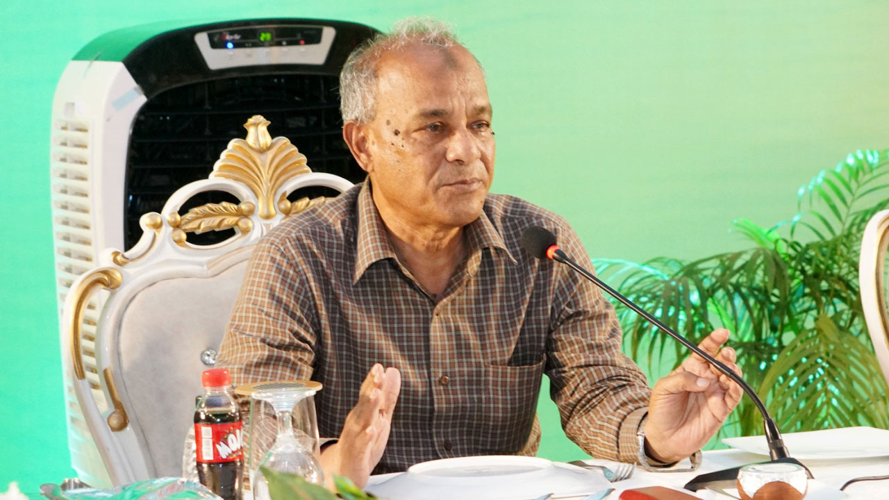 র্যাব সদস্যদের অতীত ভুলে নতুন উদ্যমে কাজ করার আহ্বান স্বরাষ্ট্র উপদেষ্টার