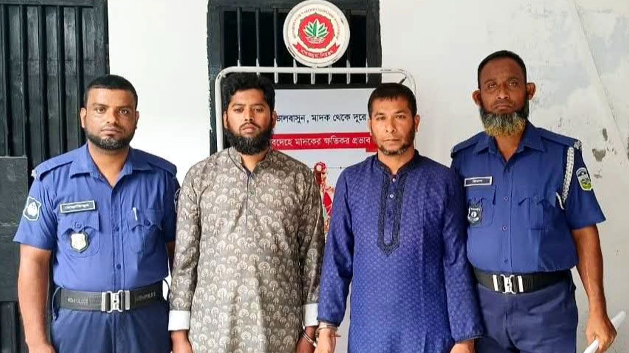 জামালপুরে জামায়াত নেতাসহ দুইজনকে পিটিয়ে পুলিশে সোপর্দ