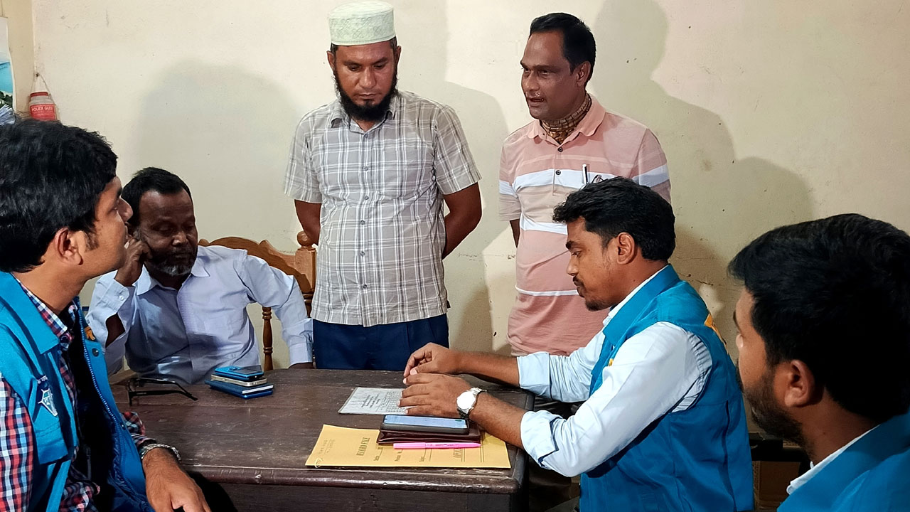 জামালপুর রেলওয়ে স্টেশনে দুদকের অভিযান, মিলেছে অনিয়মের প্রমাণ