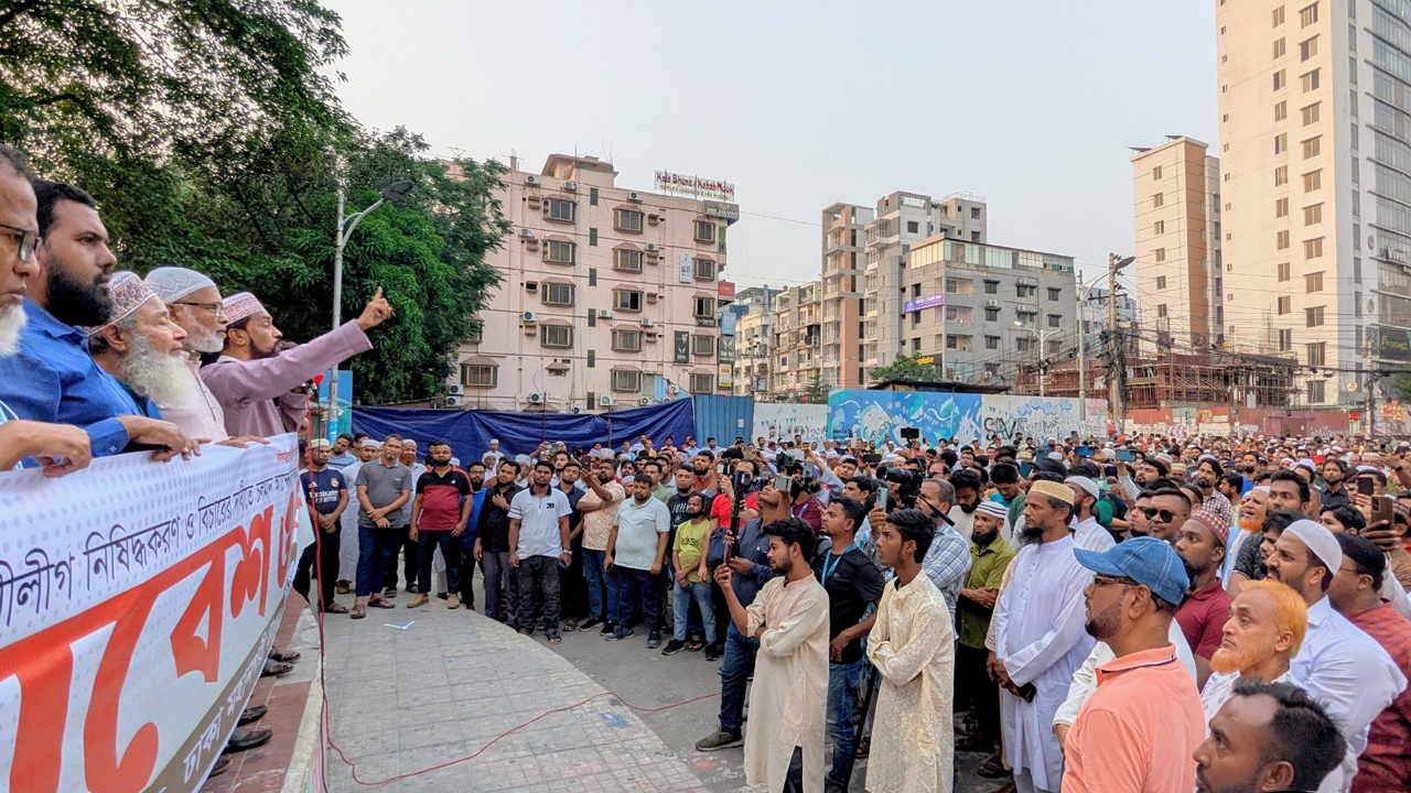 সন্ধ্যার বৈঠকেই আ. লীগ নিষিদ্ধ করুন : সেলিম উদ্দিন