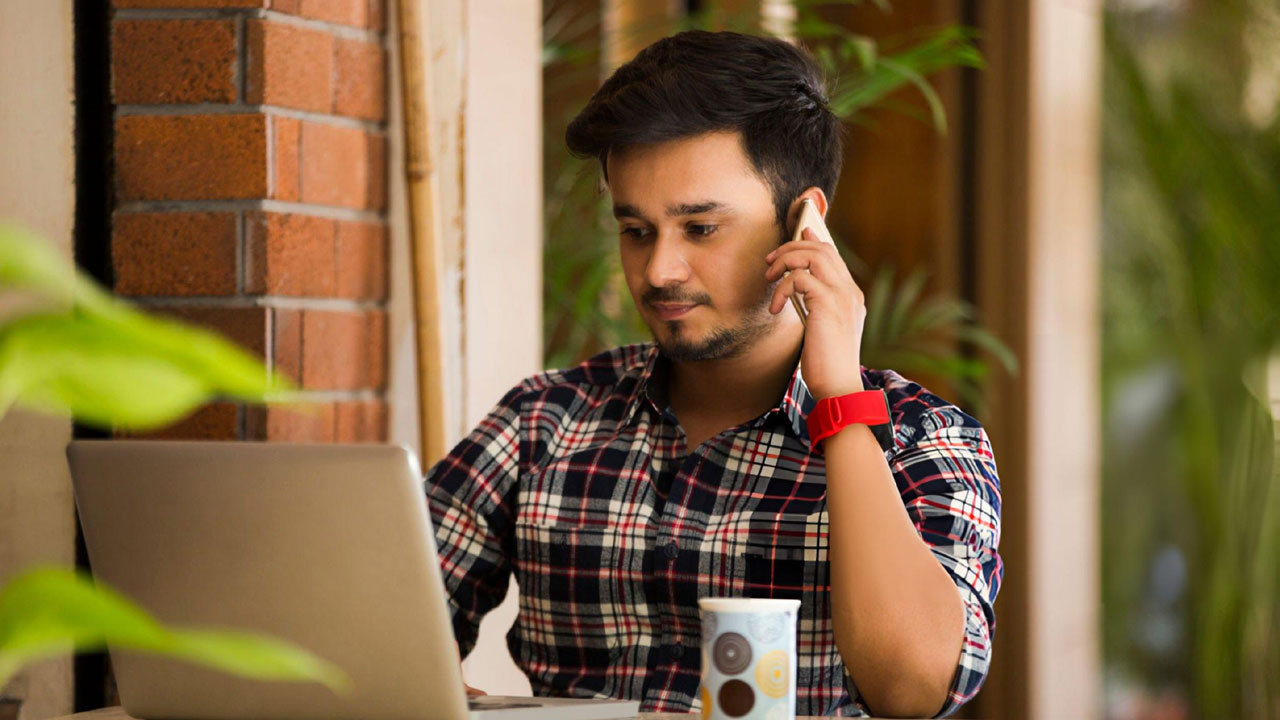 ১৮ বছর হলেই চাকরি দিচ্ছে মিনিস্টার