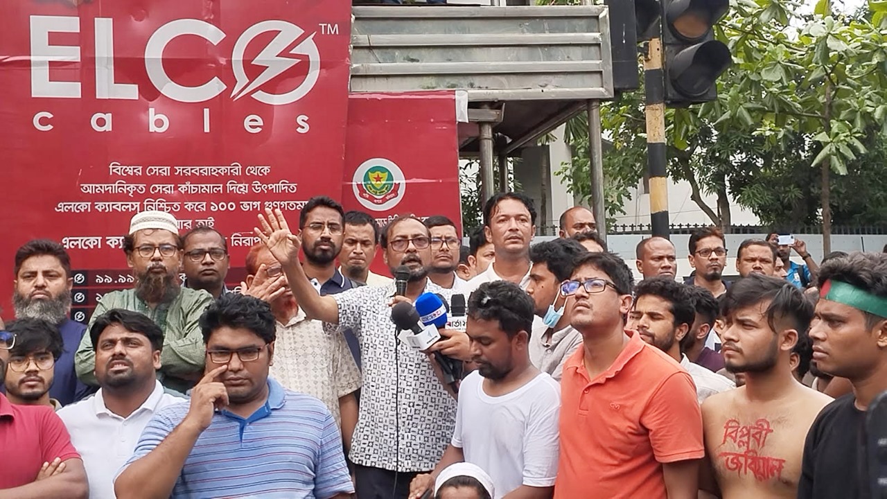 জবিতে আন-অফিসিয়াল শাটডাউন, দাবিতে অনড় শিক্ষক-শিক্ষার্থীরা