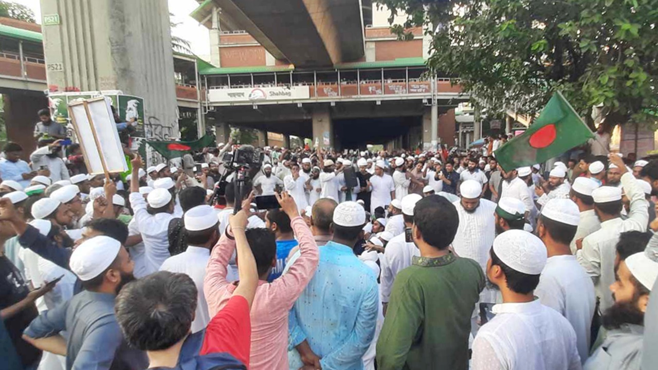 শাহবাগে অবস্থান নিতে শুরু করেছেন ছাত্র-জনতা