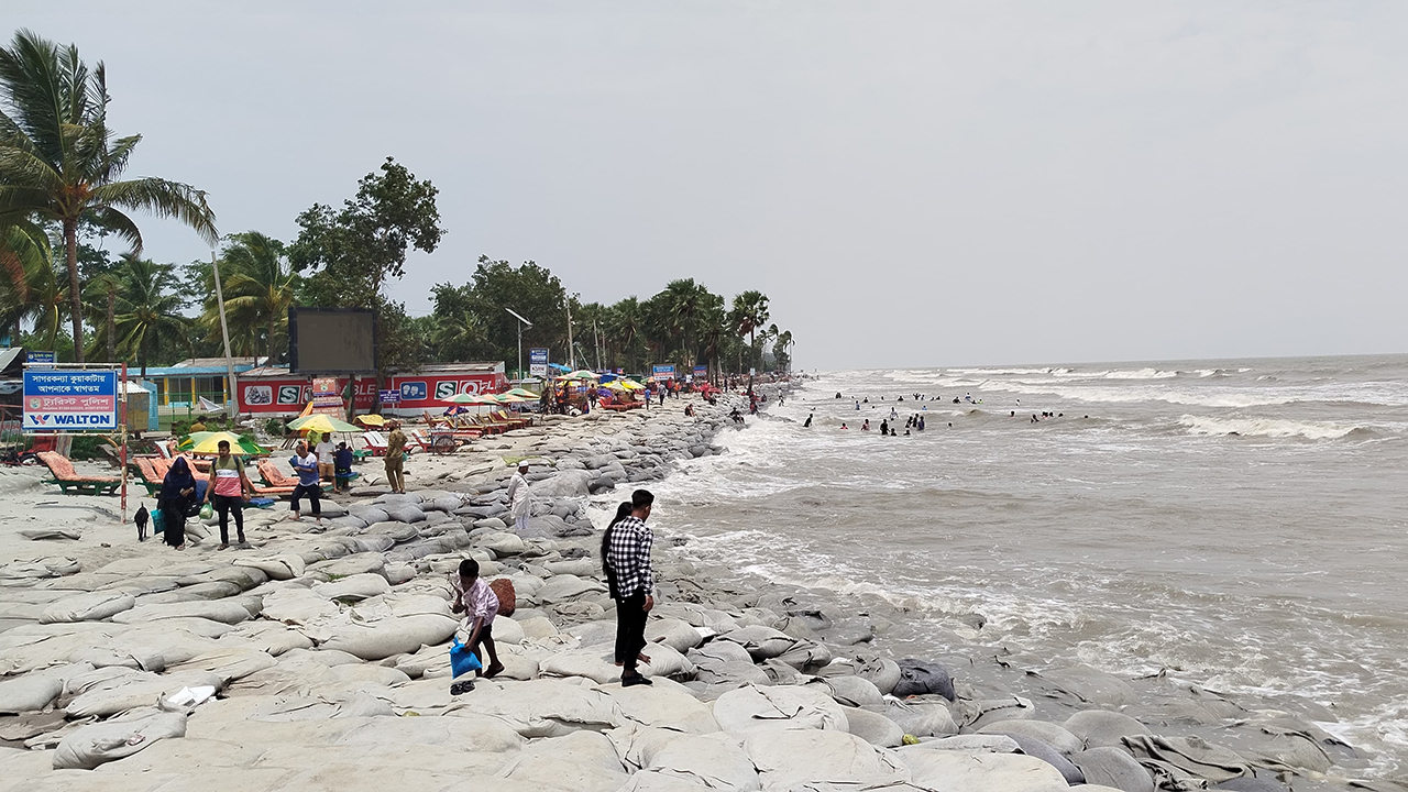 টানা ৪ দিন পর উপকূলে ফিরেছে আশার আলো