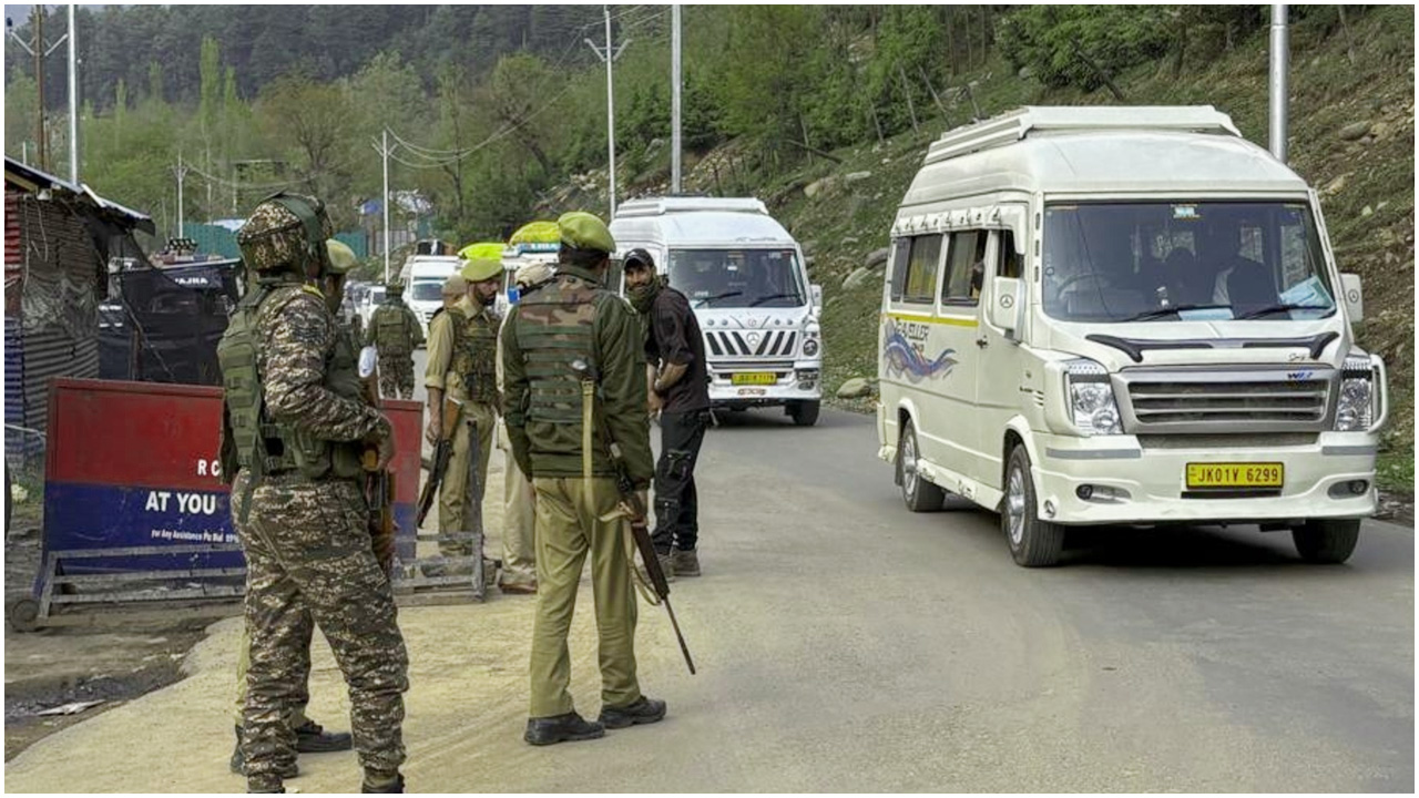 জম্মু-কাশ্মিরে ভারতীয় তিন সৈন্য নিহত