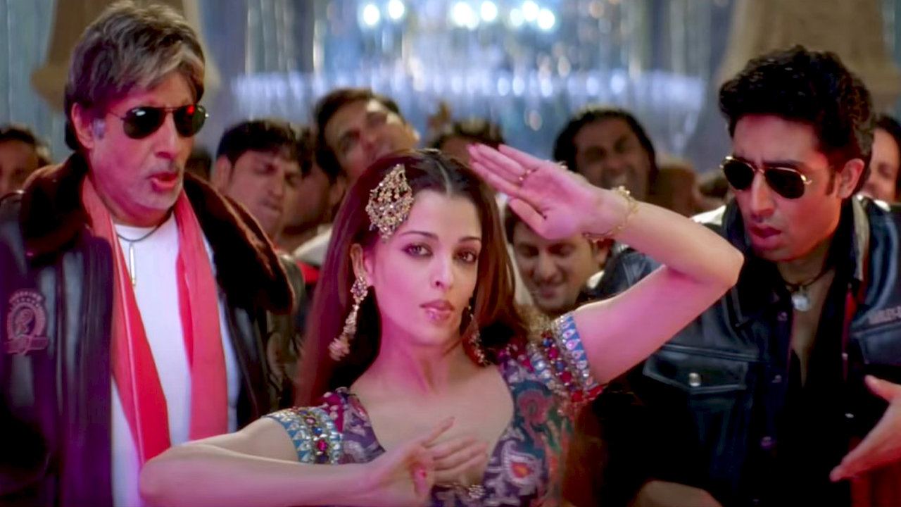 ছেলে-পুত্রবধূ নিয়ে সুপারহিট ‘কাজরা রে’র শুটিং করতে চাননি অমিতাভ