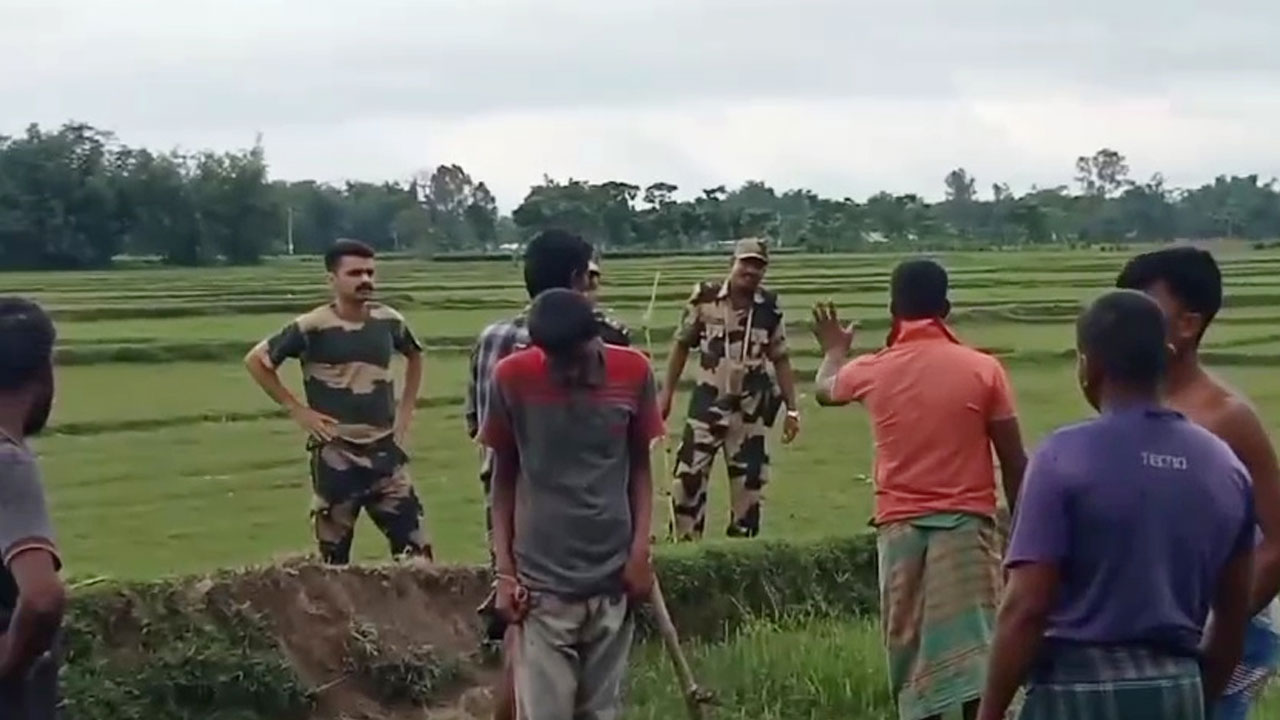 পাটগ্রাম সীমান্তে পাগল যুবককে পুশইনে বাধা, ৬ গরু নিয়ে গেল বিএসএফ