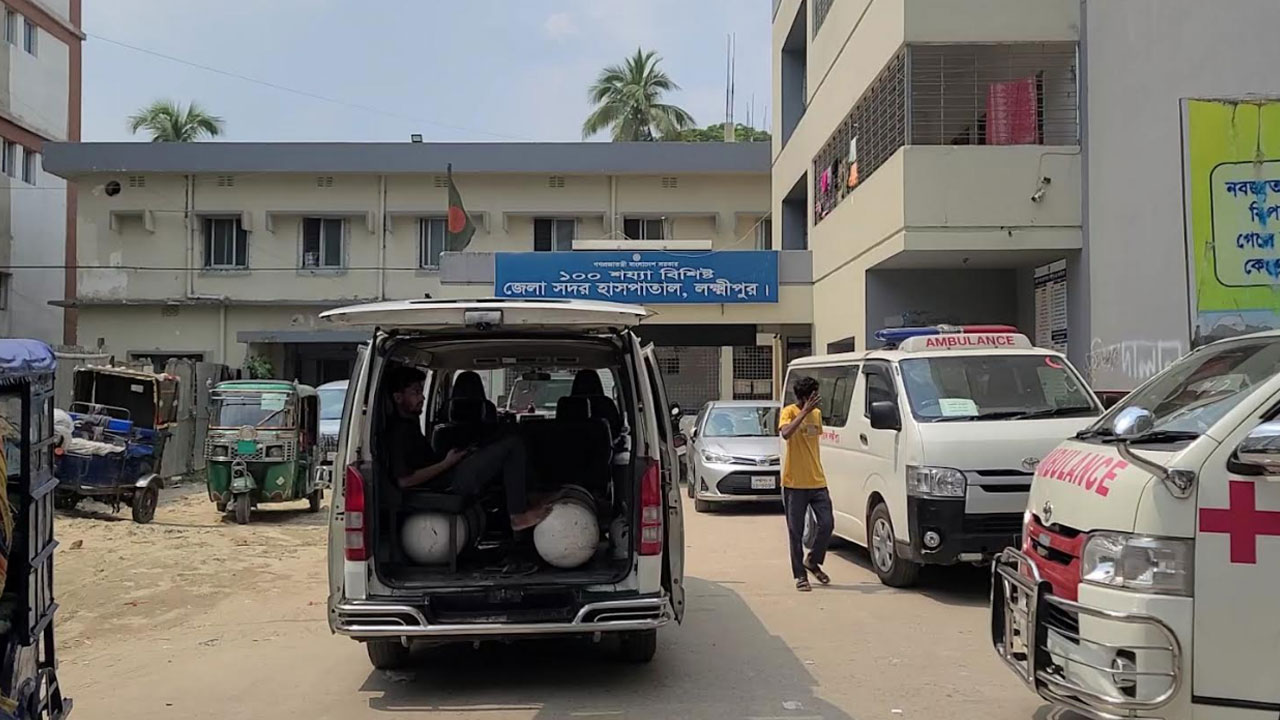 পেট্রোল ঢেলে স্ত্রীসহ নিজের গায়ে আগুন