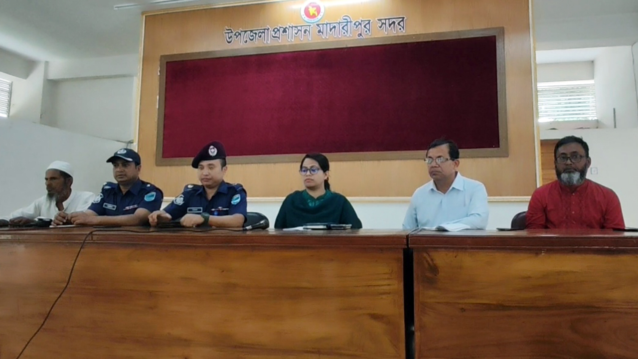 শিরকের অভিযোগে কাটা সেই বটগাছটি মালিক নিজেই বিক্রি করেছেন