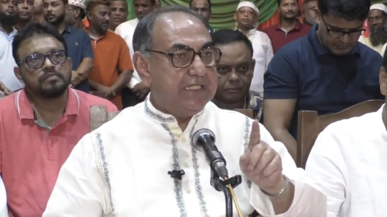 কুকুরের মুখ থেকে আমরা এখন বাঘের মুখে পড়েছি : মির্জা আব্বাস