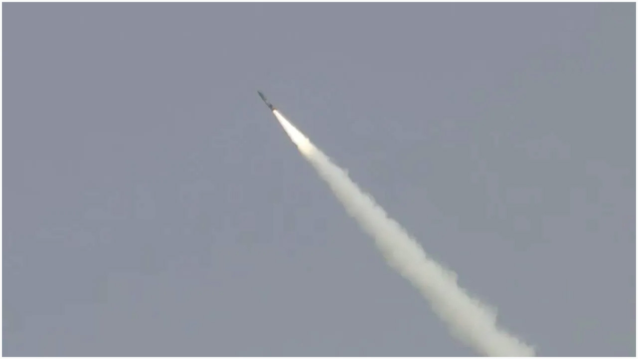 ভারতের সঙ্গে উত্তেজনার মাঝেই ক্ষেপণাস্ত্র পরীক্ষা পাকিস্তানের