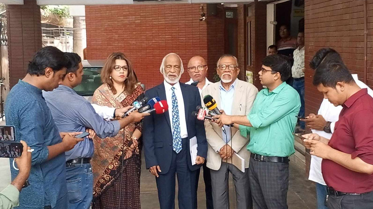 আ. লীগ নিষিদ্ধ হবে কি না, সেটি বিএনপির বিষয় নয় : মঈন খান