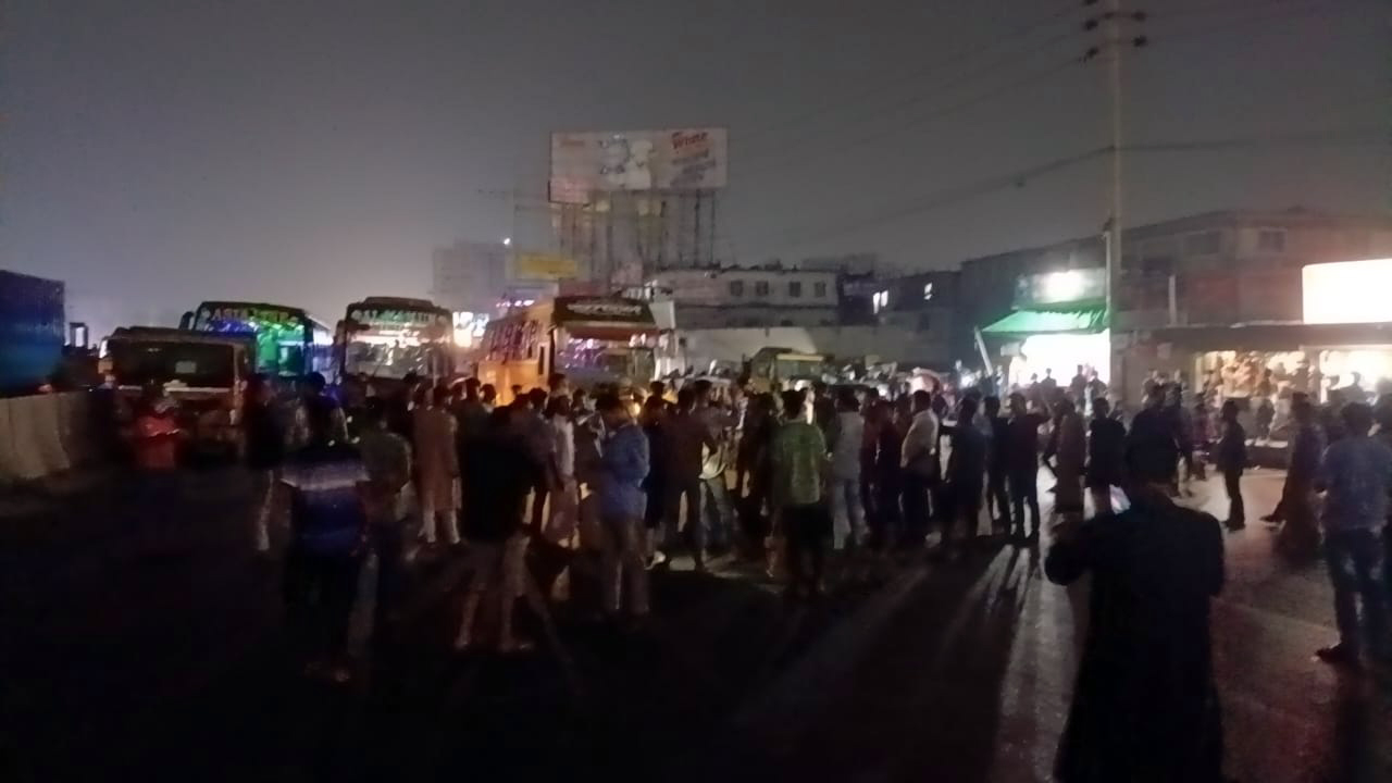 আ.লীগ নিষিদ্ধের দাবিতে ঢাকা-চট্টগ্রাম মহাসড়ক অবরোধ