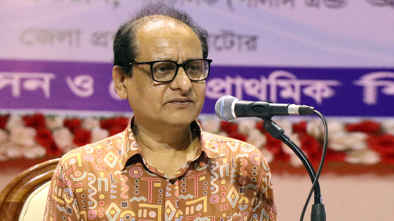 শিক্ষকরা সক্রিয়ভাবে কোনো রাজনৈতিক দলে যোগ দিতে পারেন না