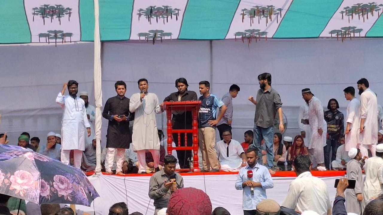 কোরআন তেলাওয়াত দিয়ে আ.লীগ নিষিদ্ধের সমাবেশ শুরু