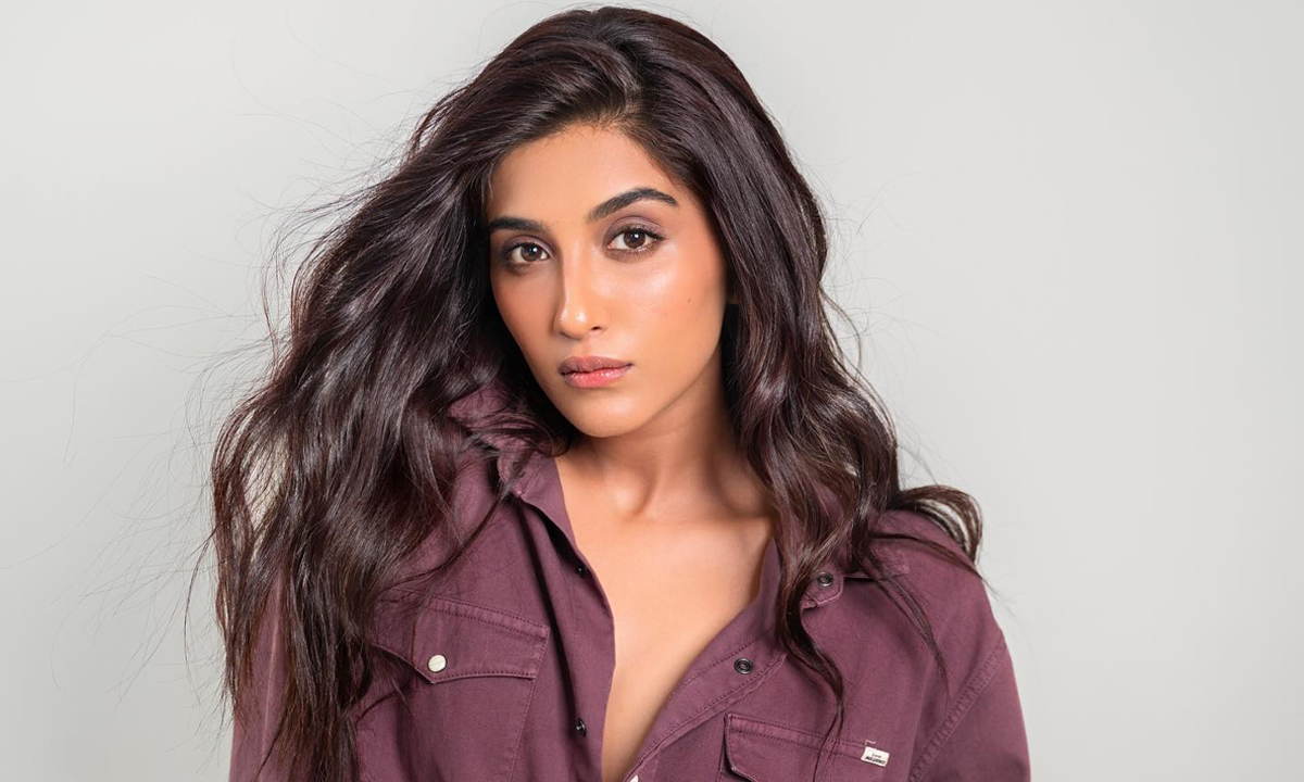 আদালতে অভিনেত্রীকে বাজে স্পর্শ আইনজীবীর, অতঃপর...