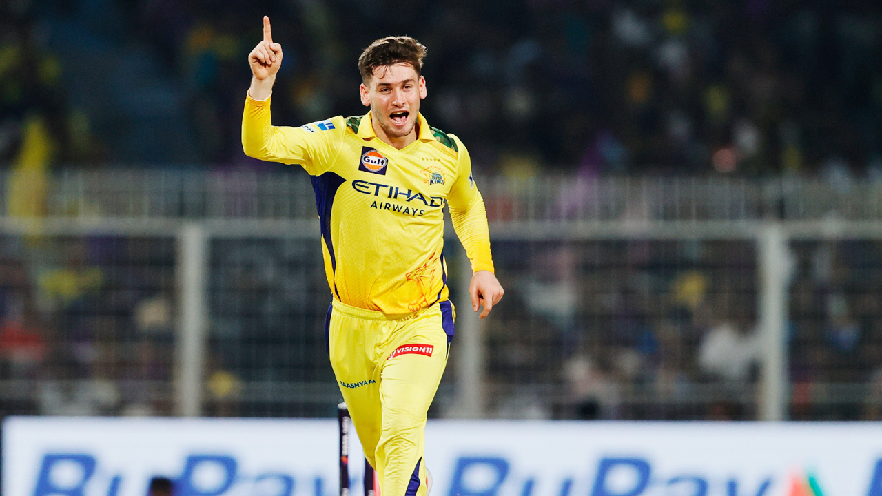 বাড়ির পথে চেন্নাই, ‘টিকে’ যেতে পারেন নূর আহমদ