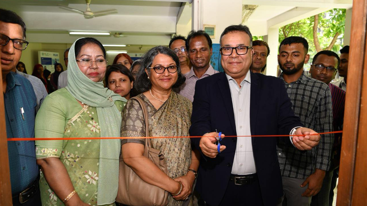 অটোপাসের মতো অযৌক্তিক দাবি মেনে নেওয়া হবে না : জাতীয় বিশ্ববিদ্যালয় ভিসি