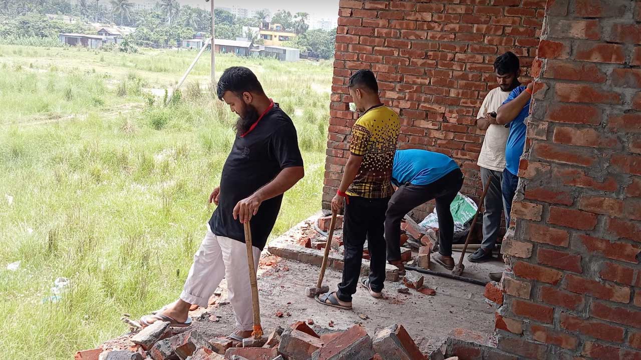 আফতাবনগরে রাজউকের অভিযান, বৈদ্যুতিক মিটার জব্দ