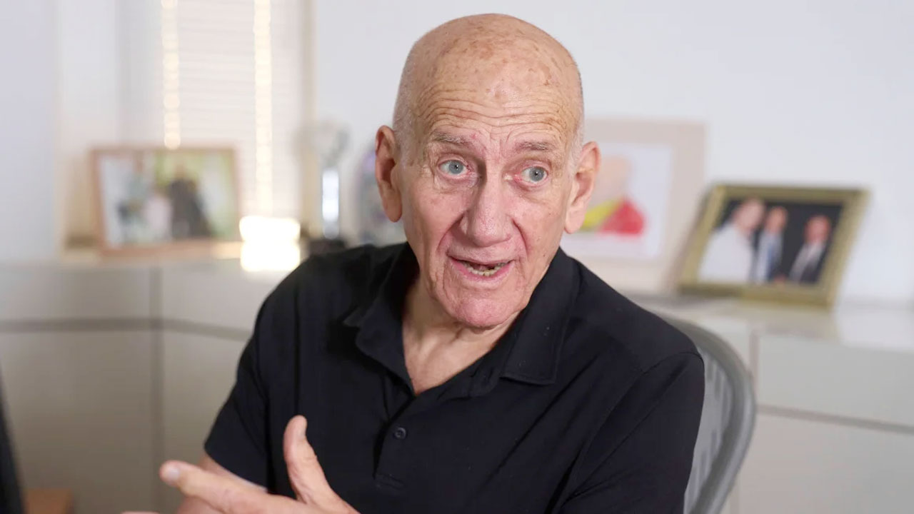 গাজায় যুদ্ধাপরাধ হচ্ছে : ইসরায়েলের সাবেক প্রধানমন্ত্রী