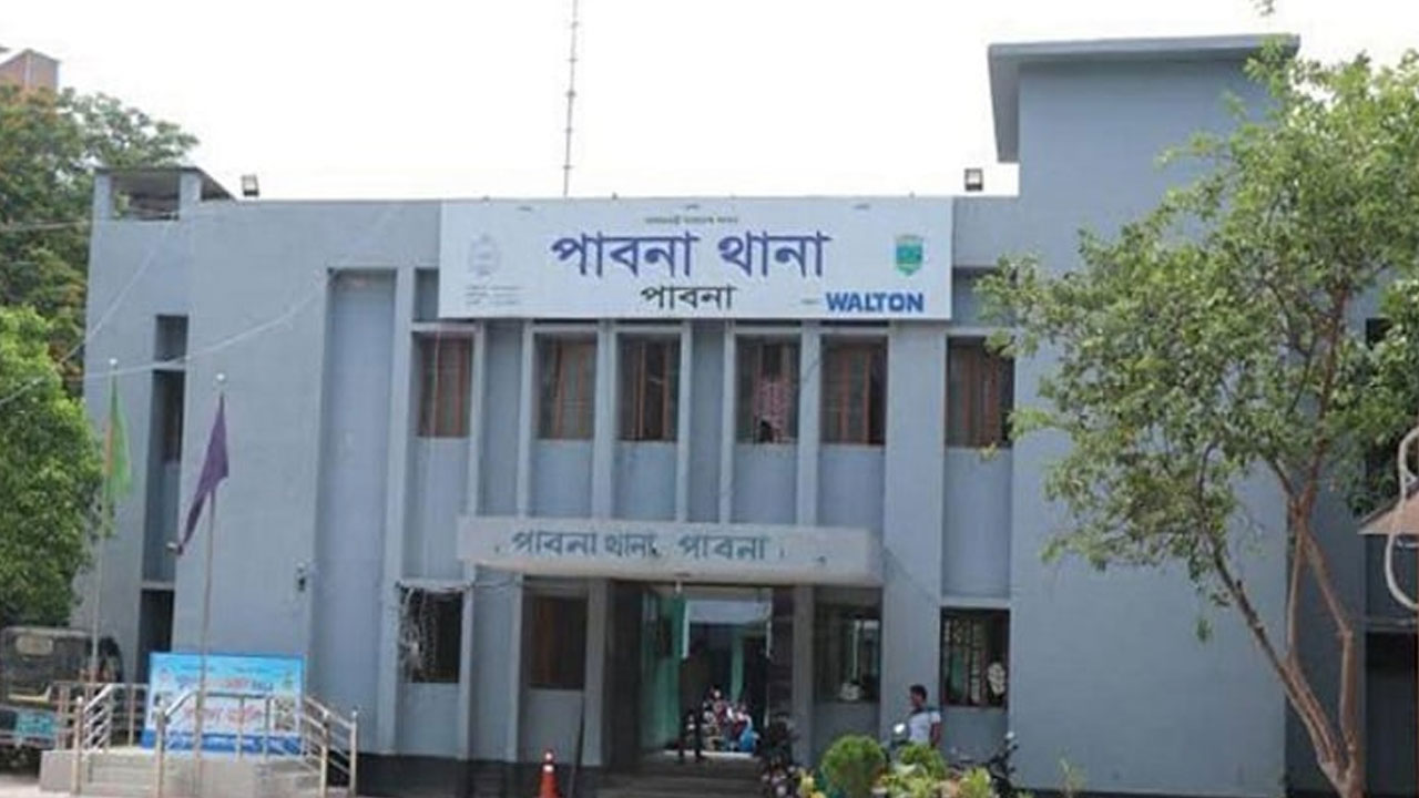 পাবনায় তুচ্ছ ঘটনায় ছুরিকাঘাতে যুবক খুন