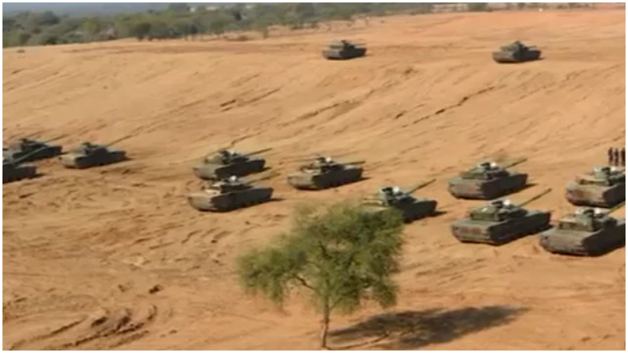 ট্যাংক, কামান, গোলা নিয়ে সীমান্তে পাকিস্তানের সামরিক মহড়া