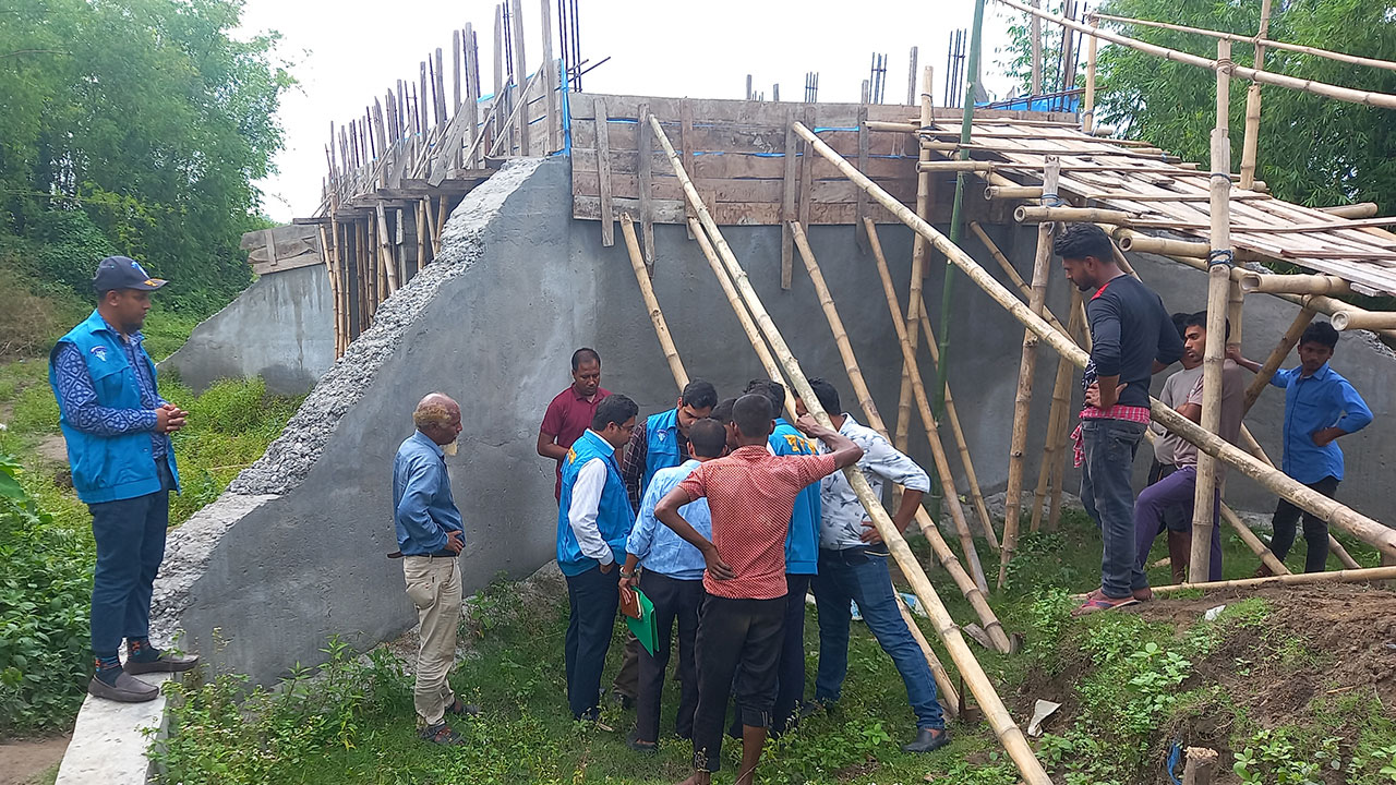 সড়ক ছাড়াই অর্ধকোটি টাকার সেতু নির্মাণ, দুদকের অভিযান