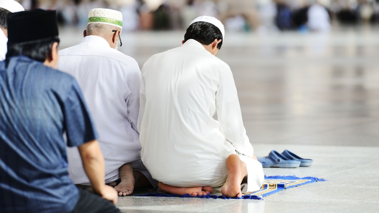 ইমামের কিরাতে লোকমা হলে কি সাহু সিজদা দিতে হবে?