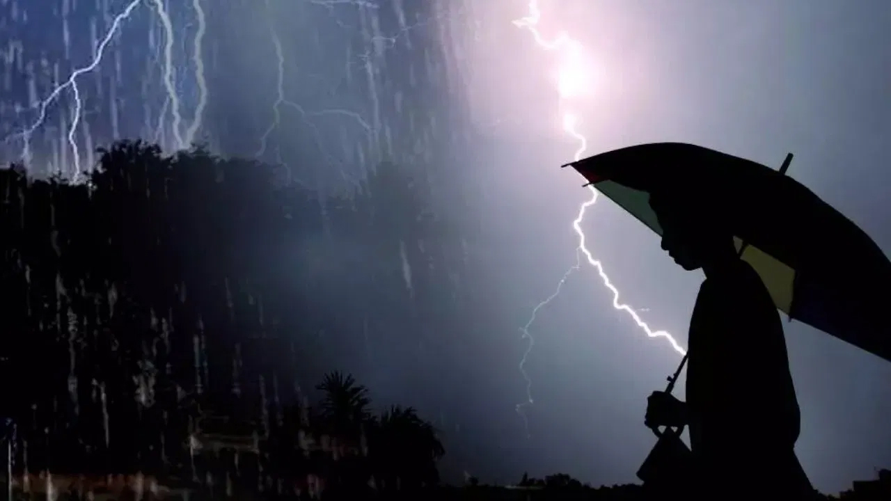 ঢাকা-চট্টগ্রামসহ ৫ জেলায় বিকেল পর্যন্ত বজ্রপাতের সতর্কতা