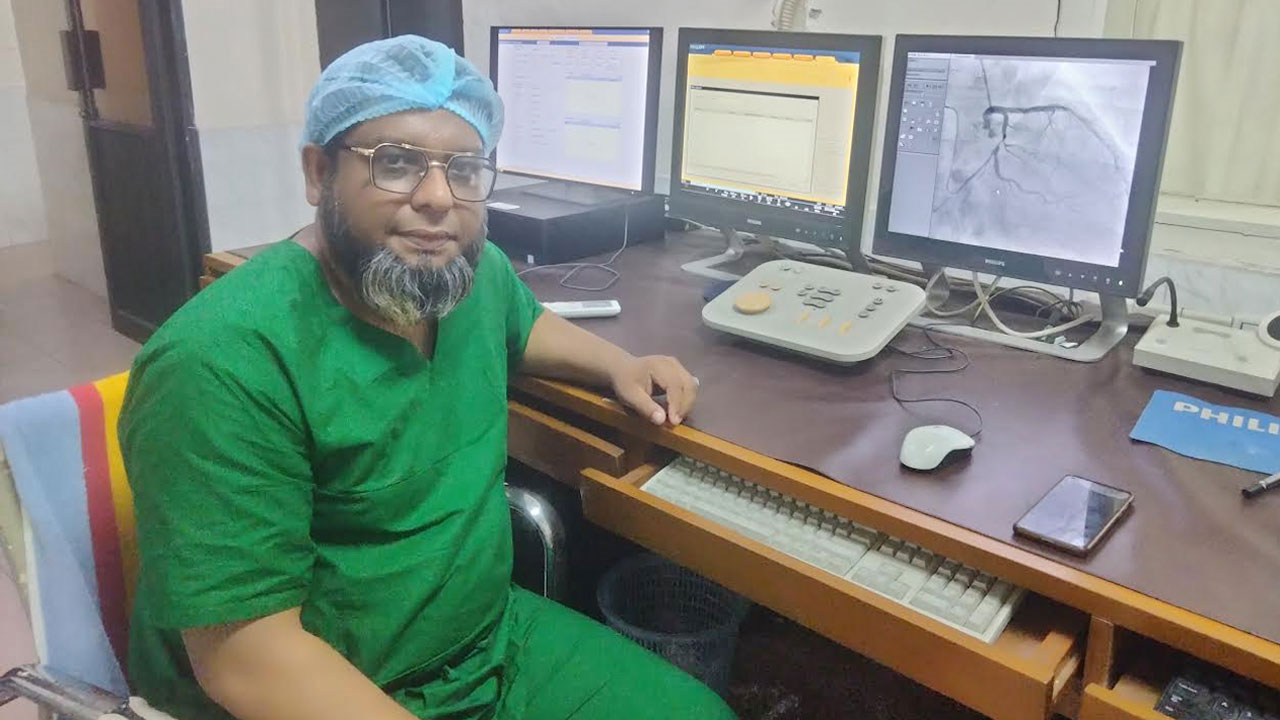 একটি রিং লাগিয়ে তিনটির বিল নেওয়ায় চিকিৎসকের বিরুদ্ধে রোগীর মামলা