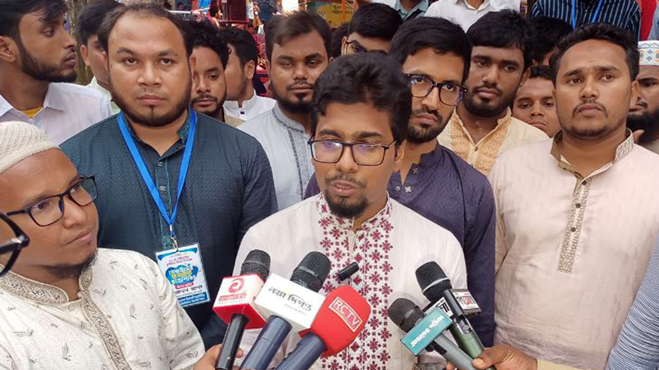 ফেসবুকে করা মন্তব্যে শপথ ভঙ্গ করেছেন উপদেষ্টা মাহফুজ : শিবির সেক্রেটারি