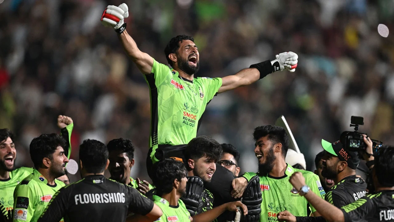 ‘টাকা থাকলে অনেক কিছুই হয়’, রাজার শিরোপা জেতানো ইনিংস নিয়ে ইমাদ