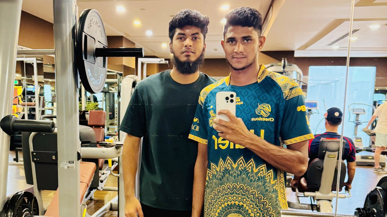 পাকিস্তান থেকে দেশে ফিরলেন রিশাদ-নাহিদরা