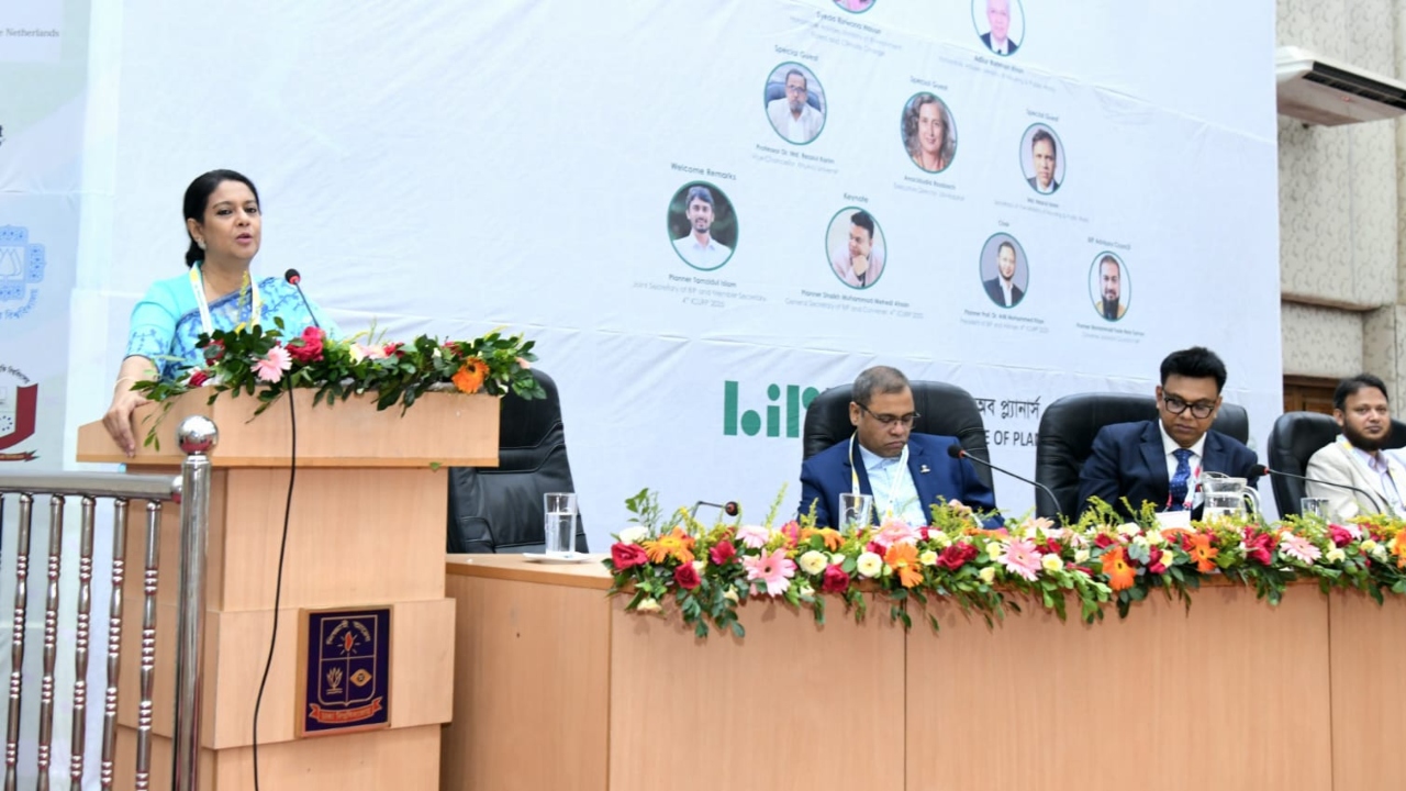 প্রকল্প বাস্তবায়নে পরিবেশ রক্ষাকে সর্বোচ্চ গুরুত্ব দিতে হবে
