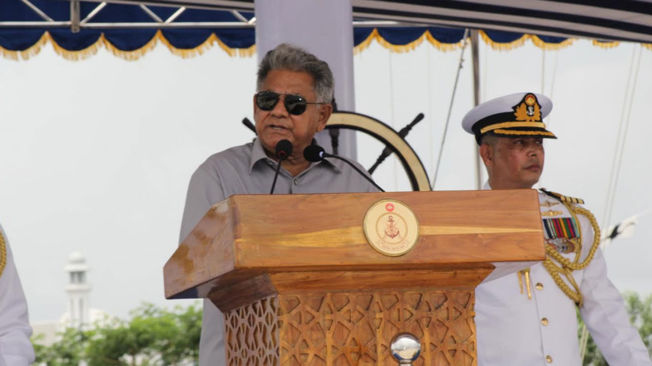 ‘সমুদ্রবন্দর রক্ষার কাজে নৌবাহিনীকে সংযুক্ত করার চেষ্টা করছে সরকার’