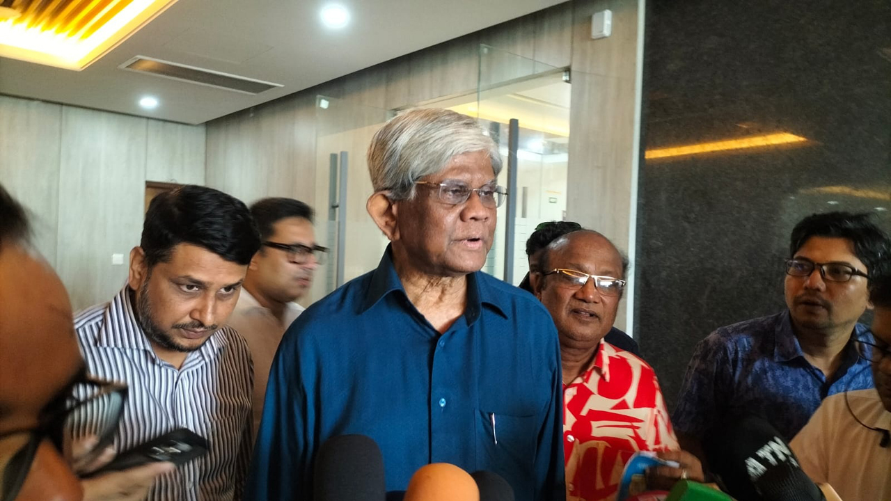 মহার্ঘ ভাতার বিষয়টি সক্রিয়ভাবে বিবেচনা করছি : অর্থ উপদেষ্টা